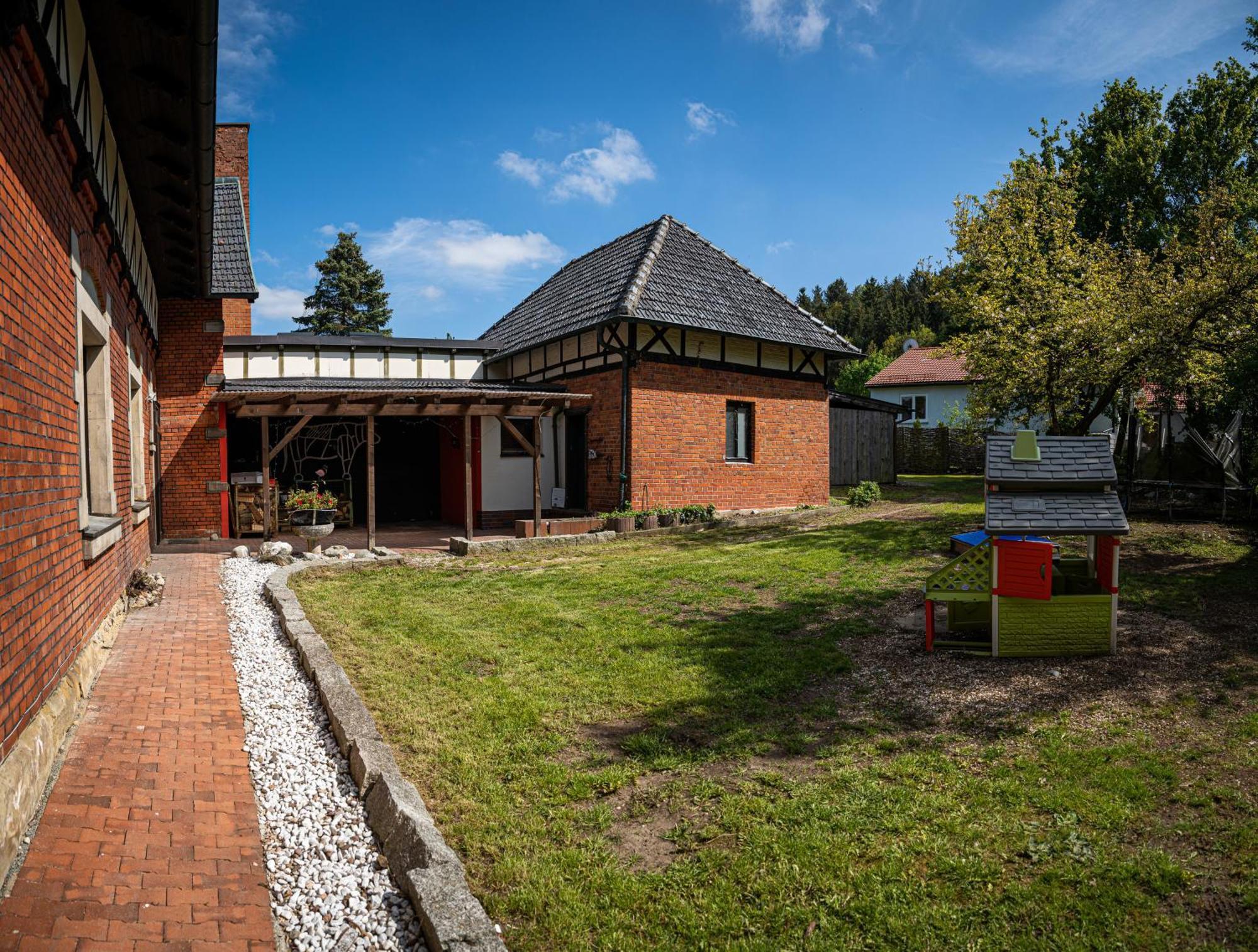 Alte Schule Spittelstein 1Og Rechts Apartment Rödental Екстериор снимка